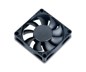 Вентилятор Akasa Auto Thermal 70x70x15мм, 3000(32°C)-6000(45°C)rpm, 29-46.5dBa, 40-80m3/h, 2.2-8.9 mmH2O, Ball,3-pin (AK-179BKT-C) 34346 - фото 15449
